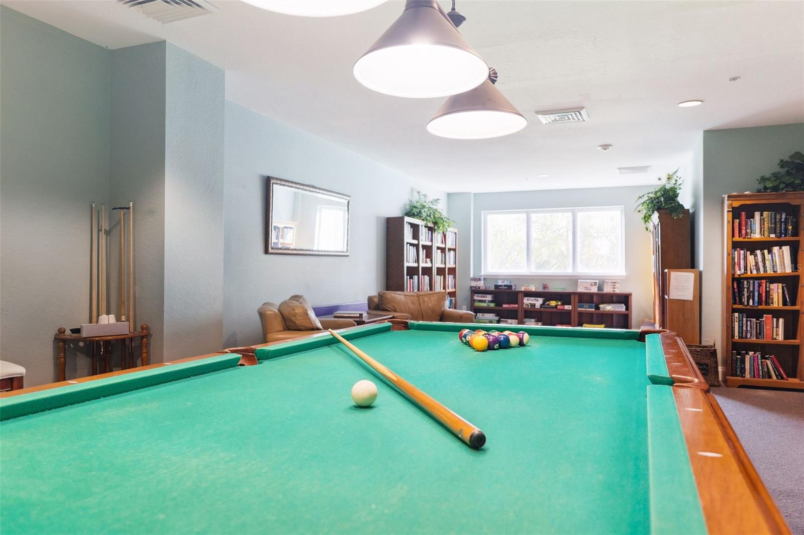 Image 43 of 46 For 2 Oceans West Boulevard 704