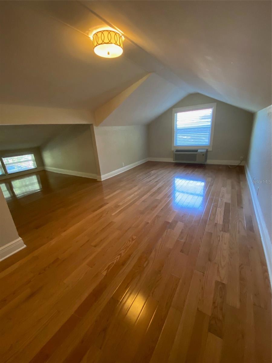 Image 10 of 42 For 428 Hillcrest Court