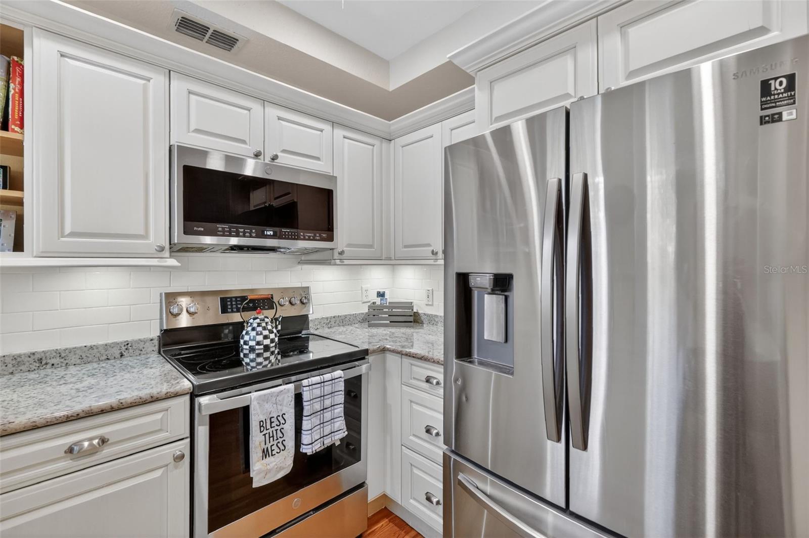 Image 19 of 42 For 428 Hillcrest Court