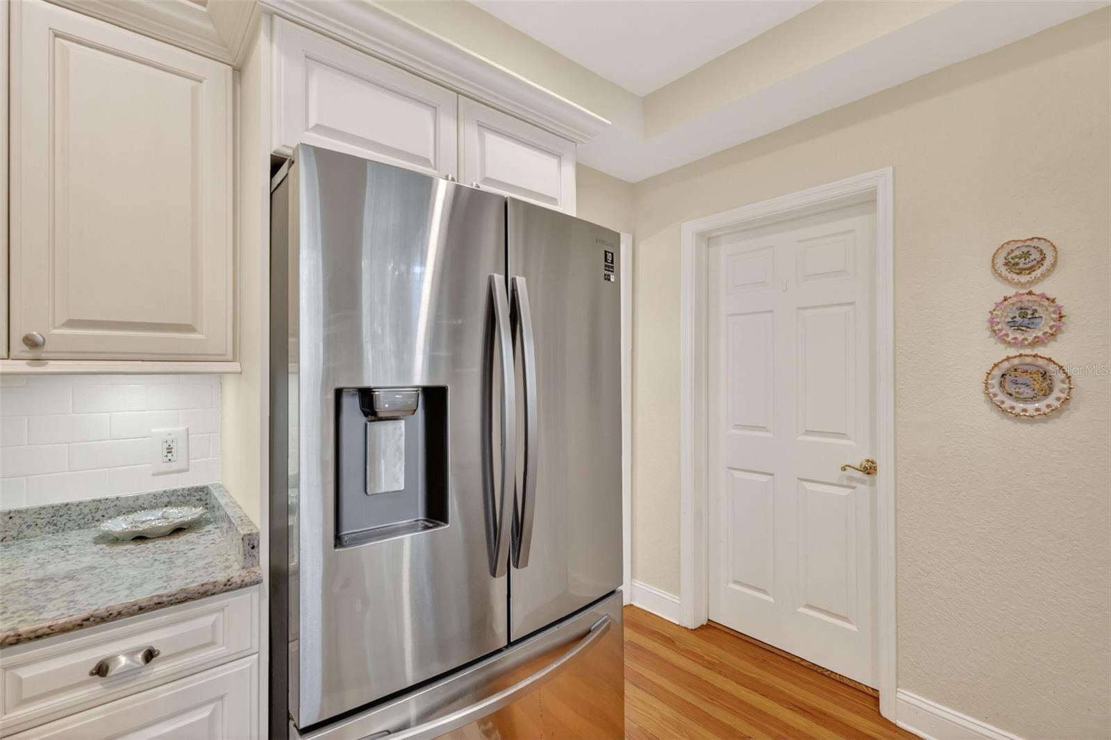 Image 20 of 42 For 428 Hillcrest Court