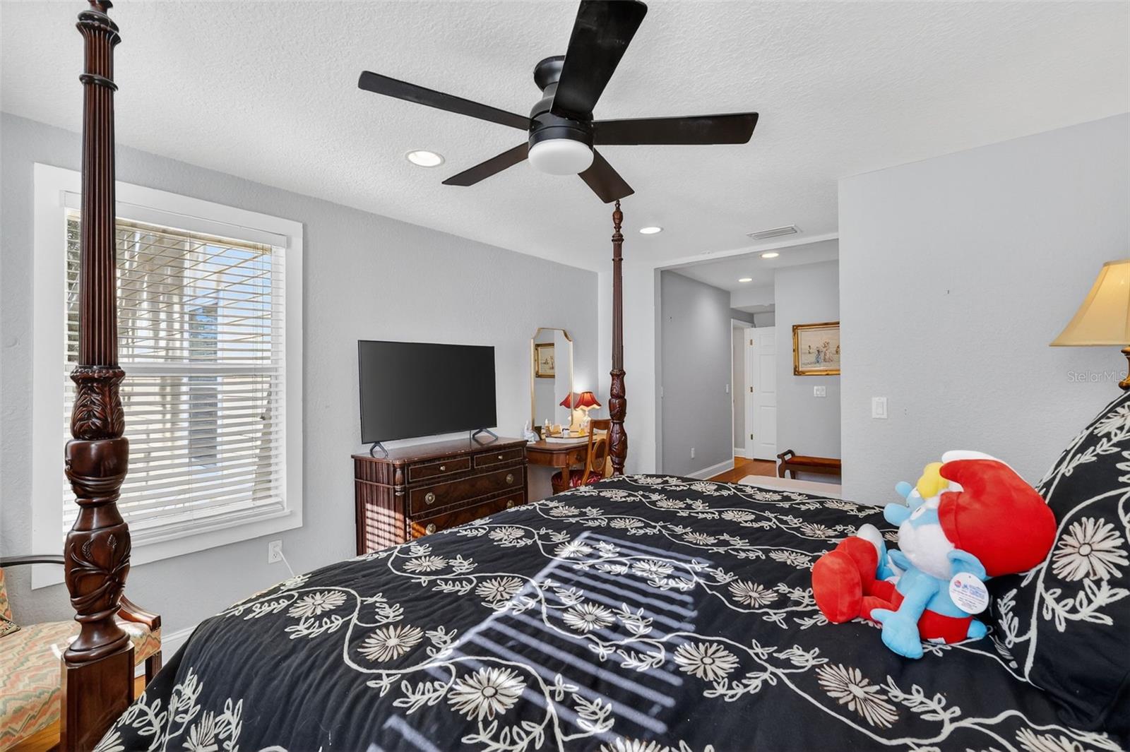 Image 24 of 42 For 428 Hillcrest Court