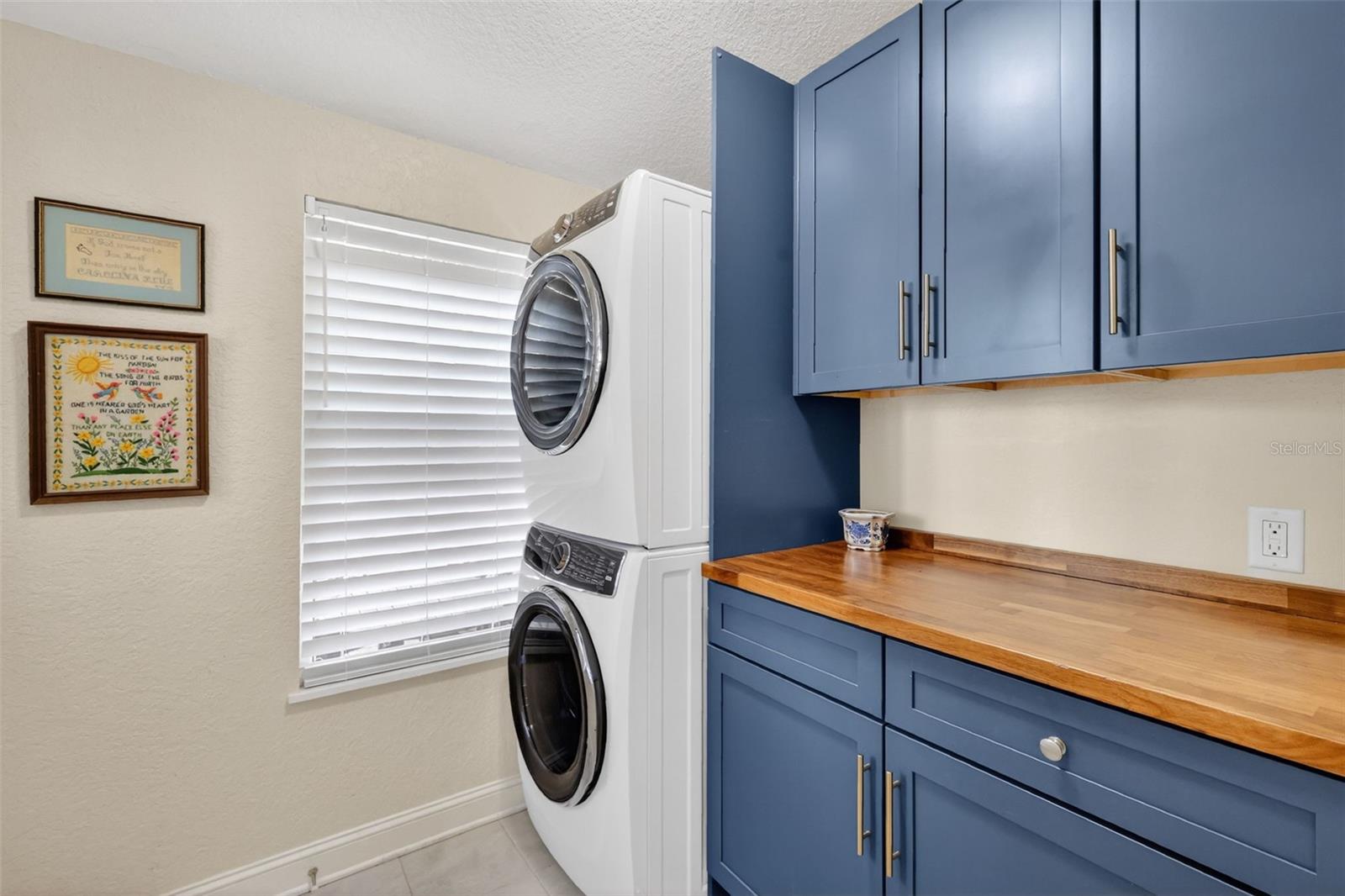 Image 32 of 42 For 428 Hillcrest Court