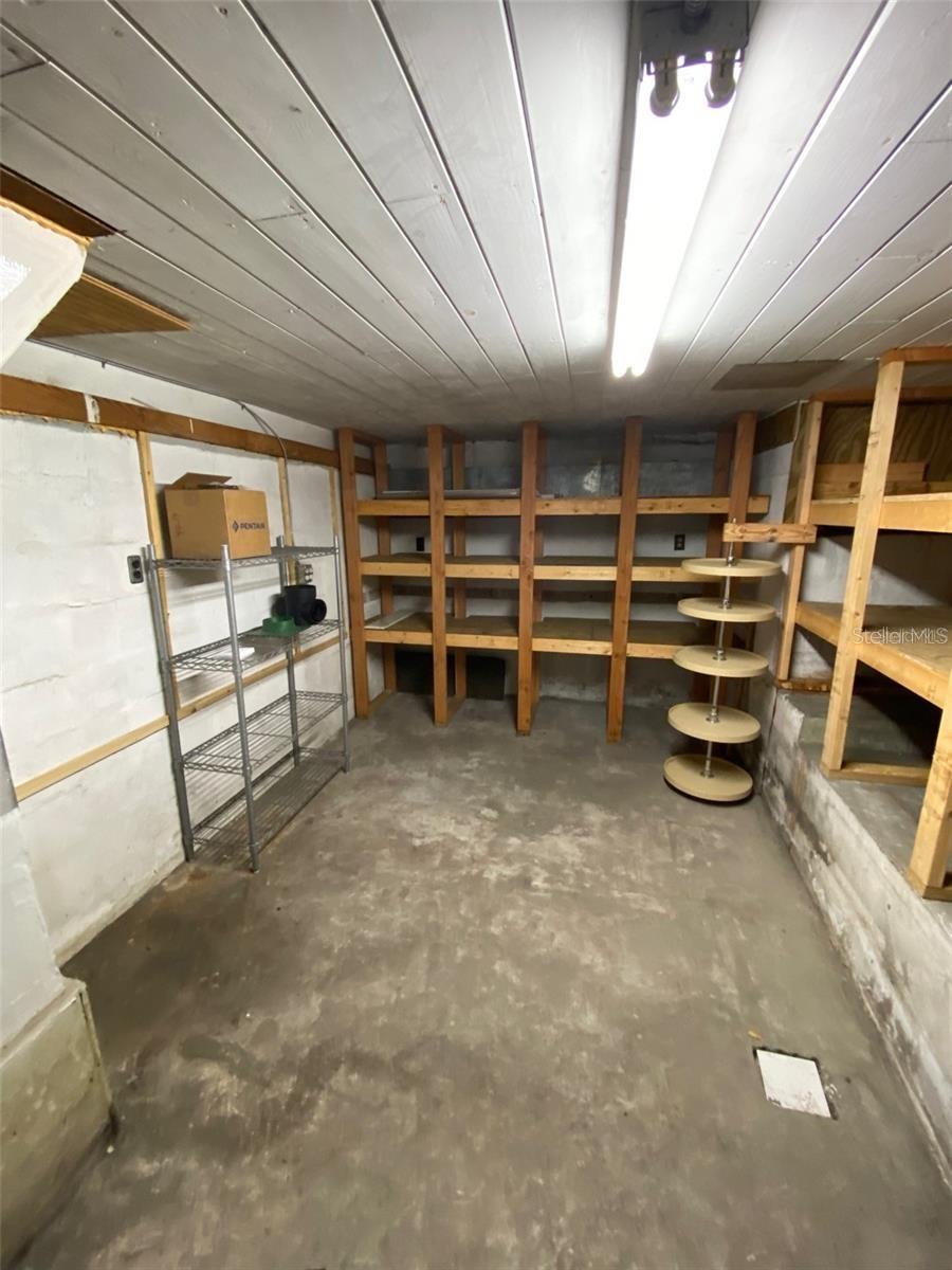 Image 41 of 42 For 428 Hillcrest Court