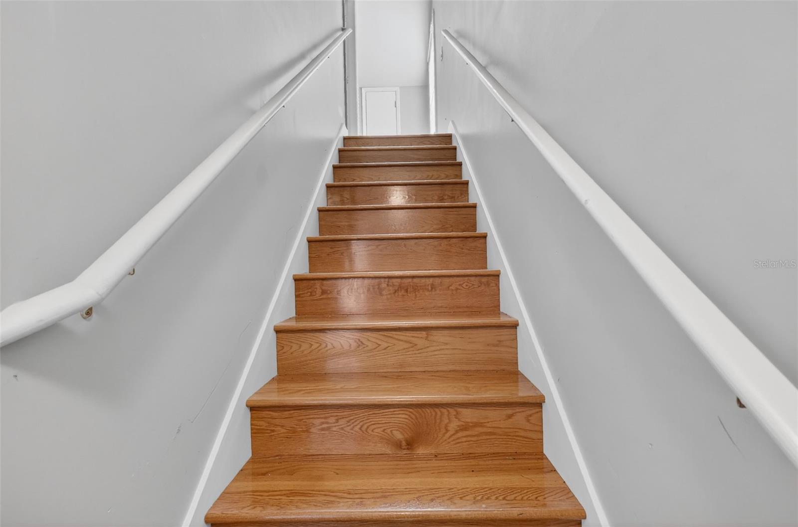 Image 9 of 42 For 428 Hillcrest Court