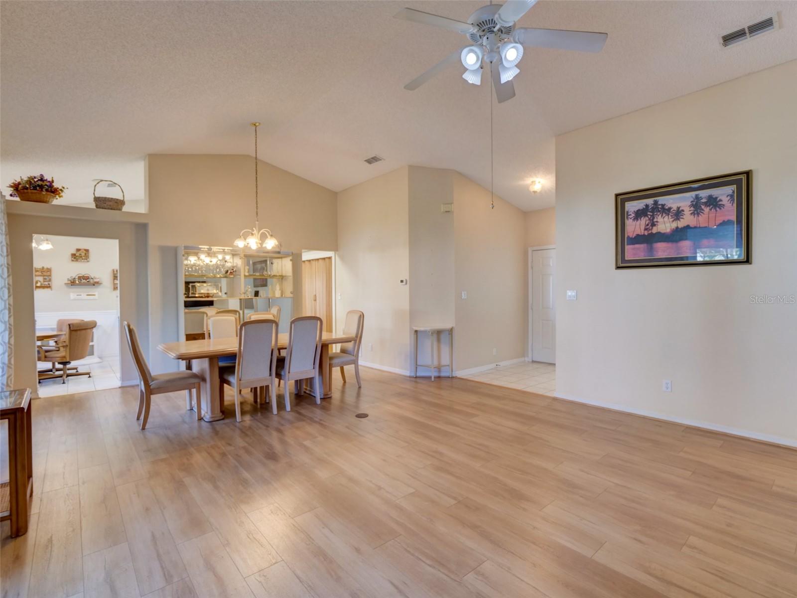 Image 5 of 29 For 4512 Peach Tree Street