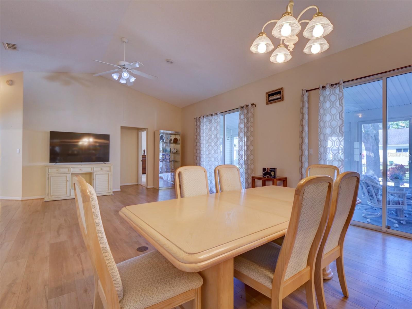 Image 8 of 29 For 4512 Peach Tree Street