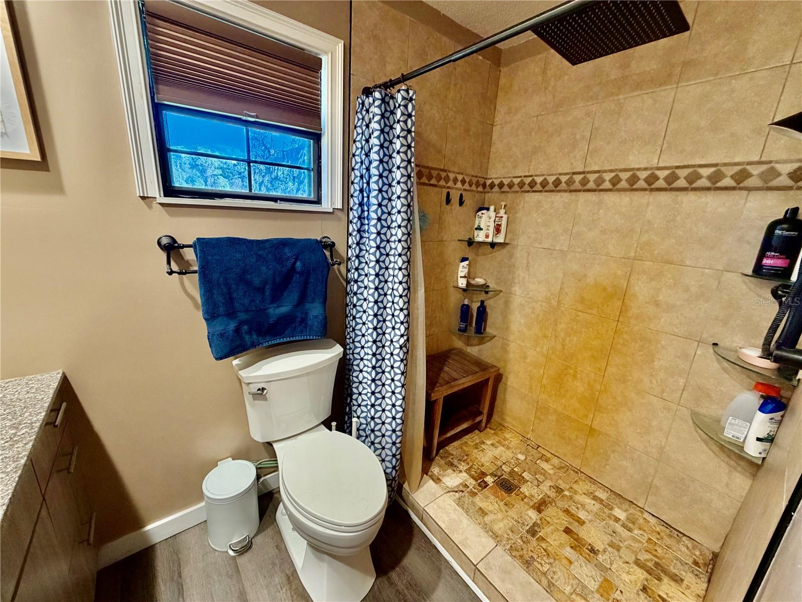 Image 21 of 60 For 41041 Whilden Lane