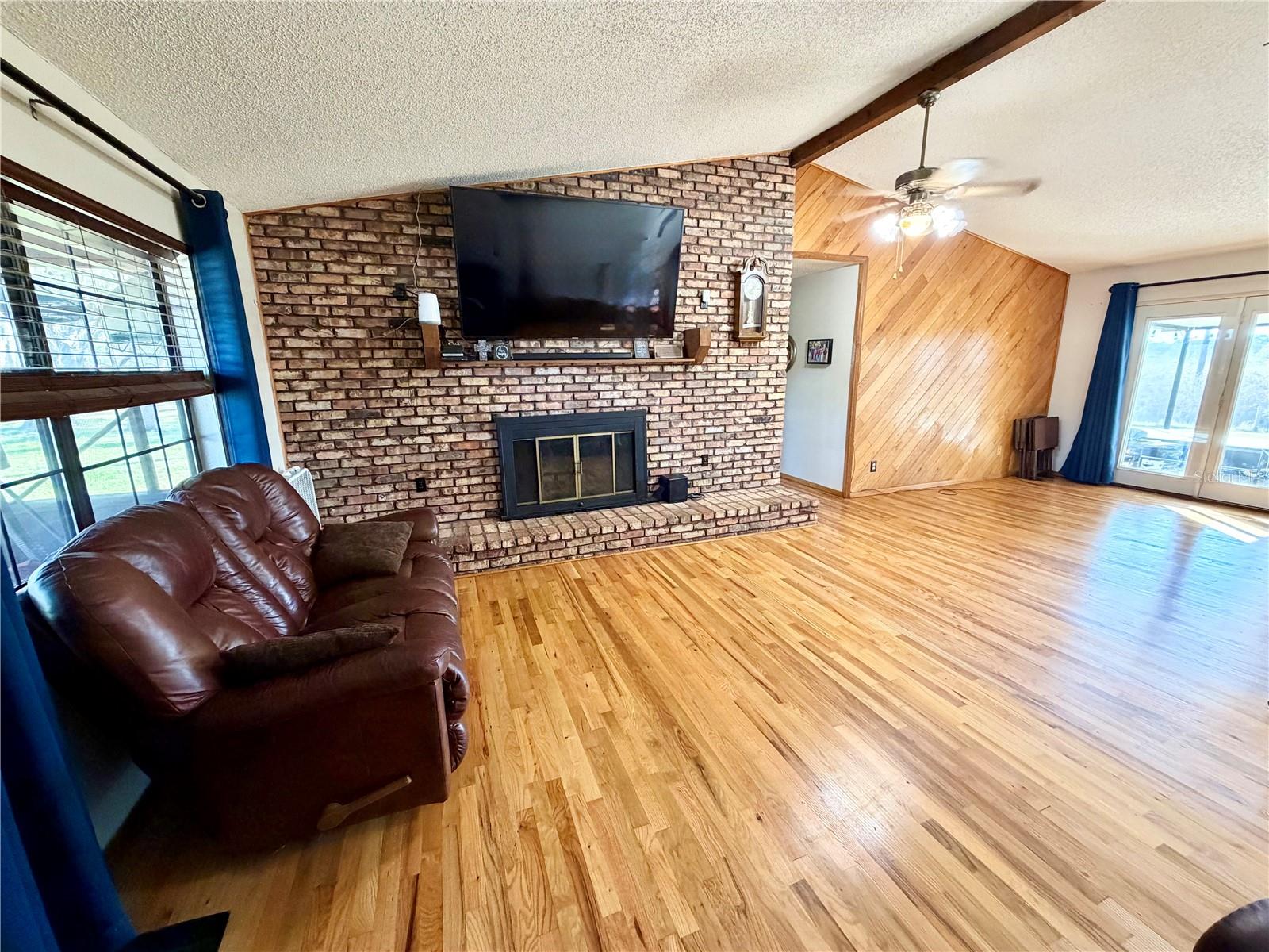 Image 5 of 60 For 41041 Whilden Lane