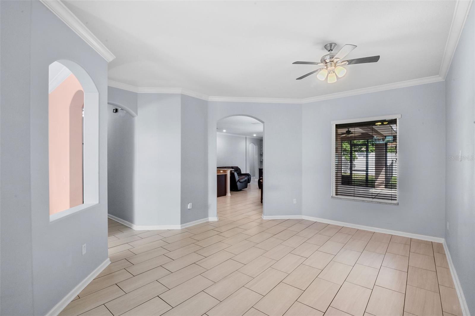 Image 11 of 40 For 410 Sauvignon Way