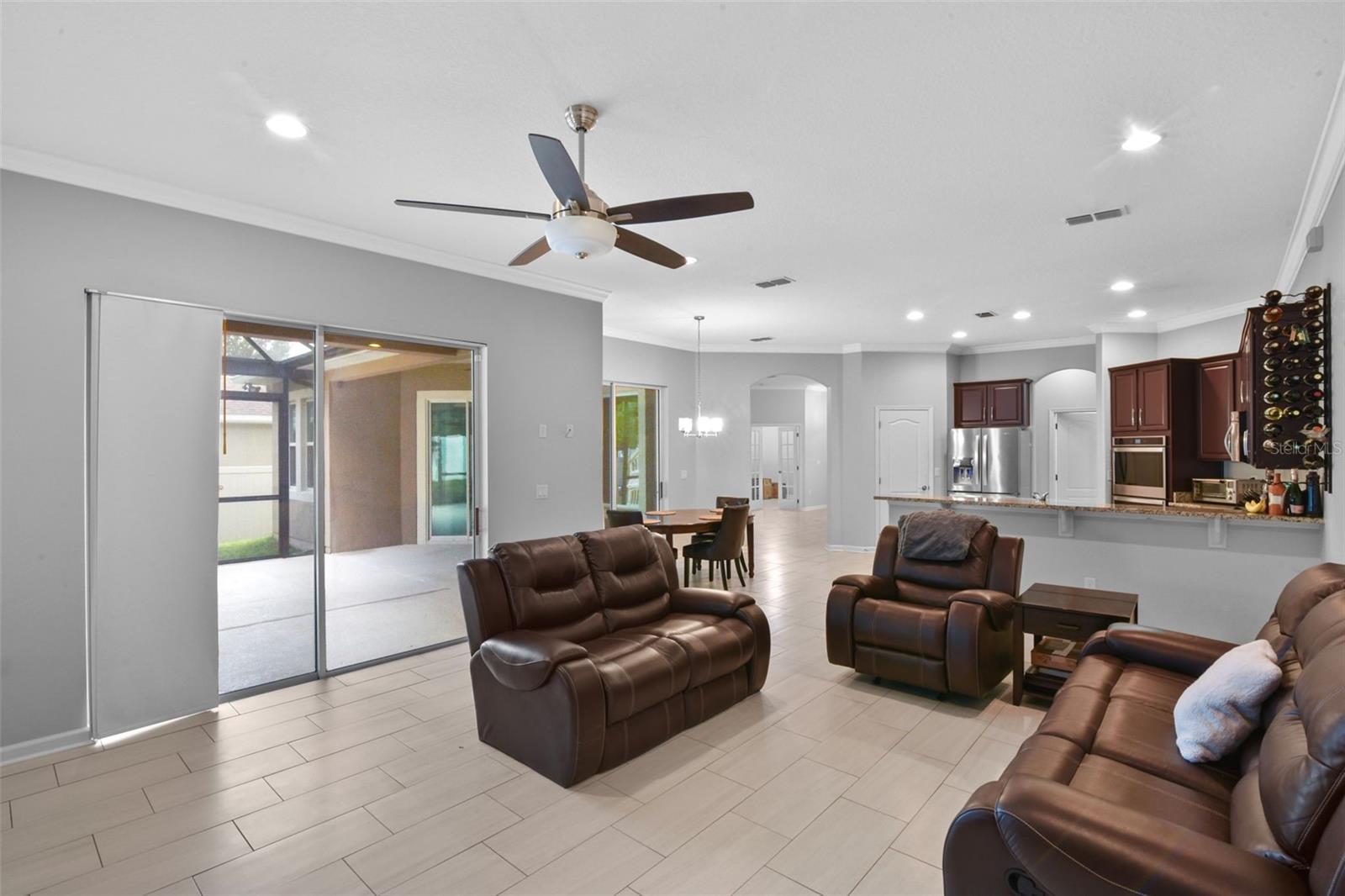 Image 16 of 40 For 410 Sauvignon Way