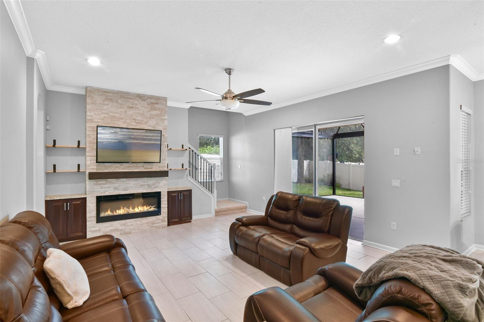 Image 2 of 40 For 410 Sauvignon Way