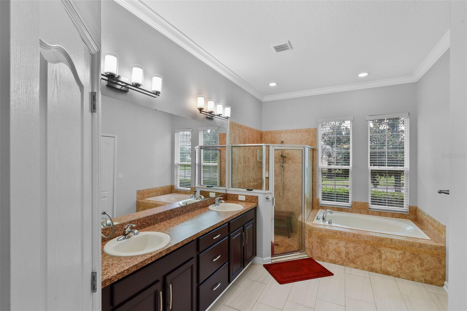 Image 22 of 40 For 410 Sauvignon Way