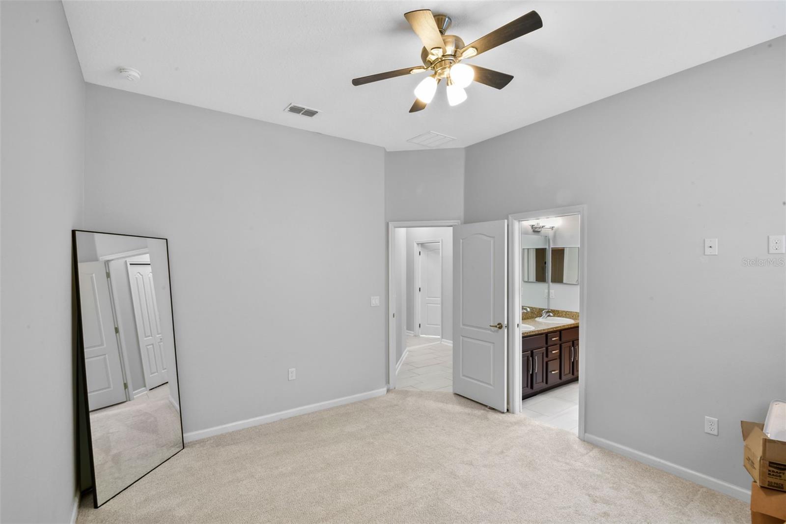 Image 26 of 40 For 410 Sauvignon Way