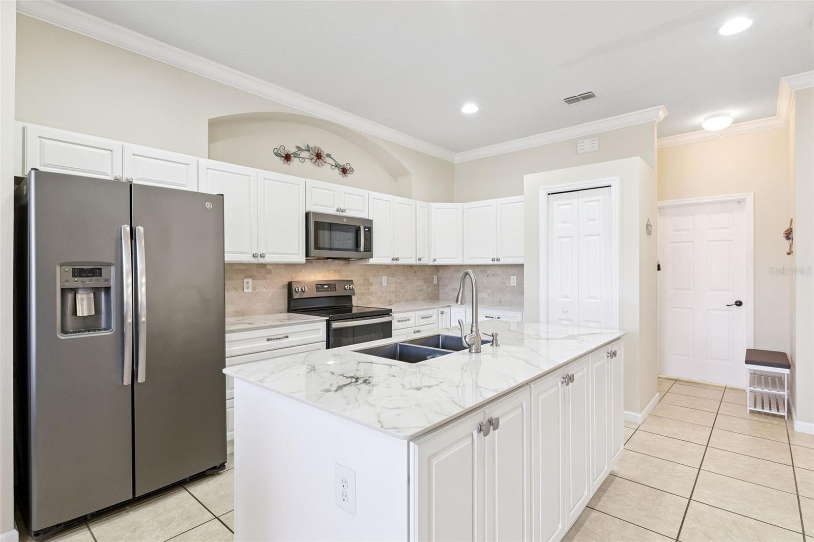 Image 14 of 36 For 10521 Via Lugano Court