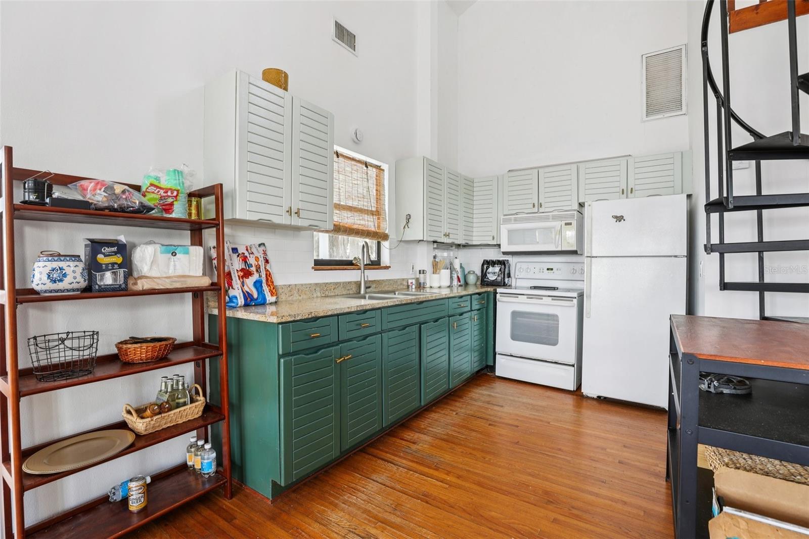 Image 10 of 65 For 51 Vip Island B