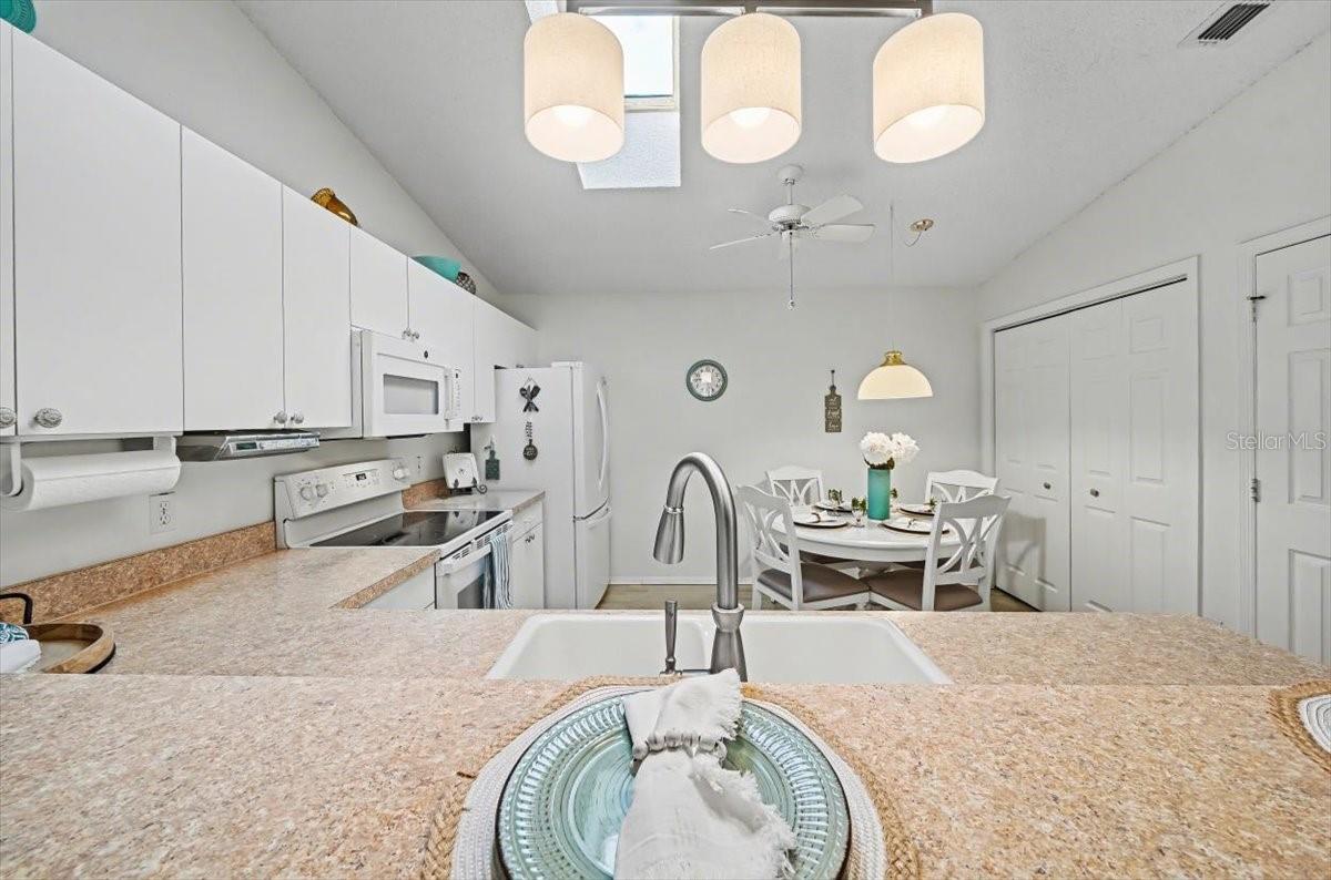 Image 17 of 56 For 2584 Acosta Court