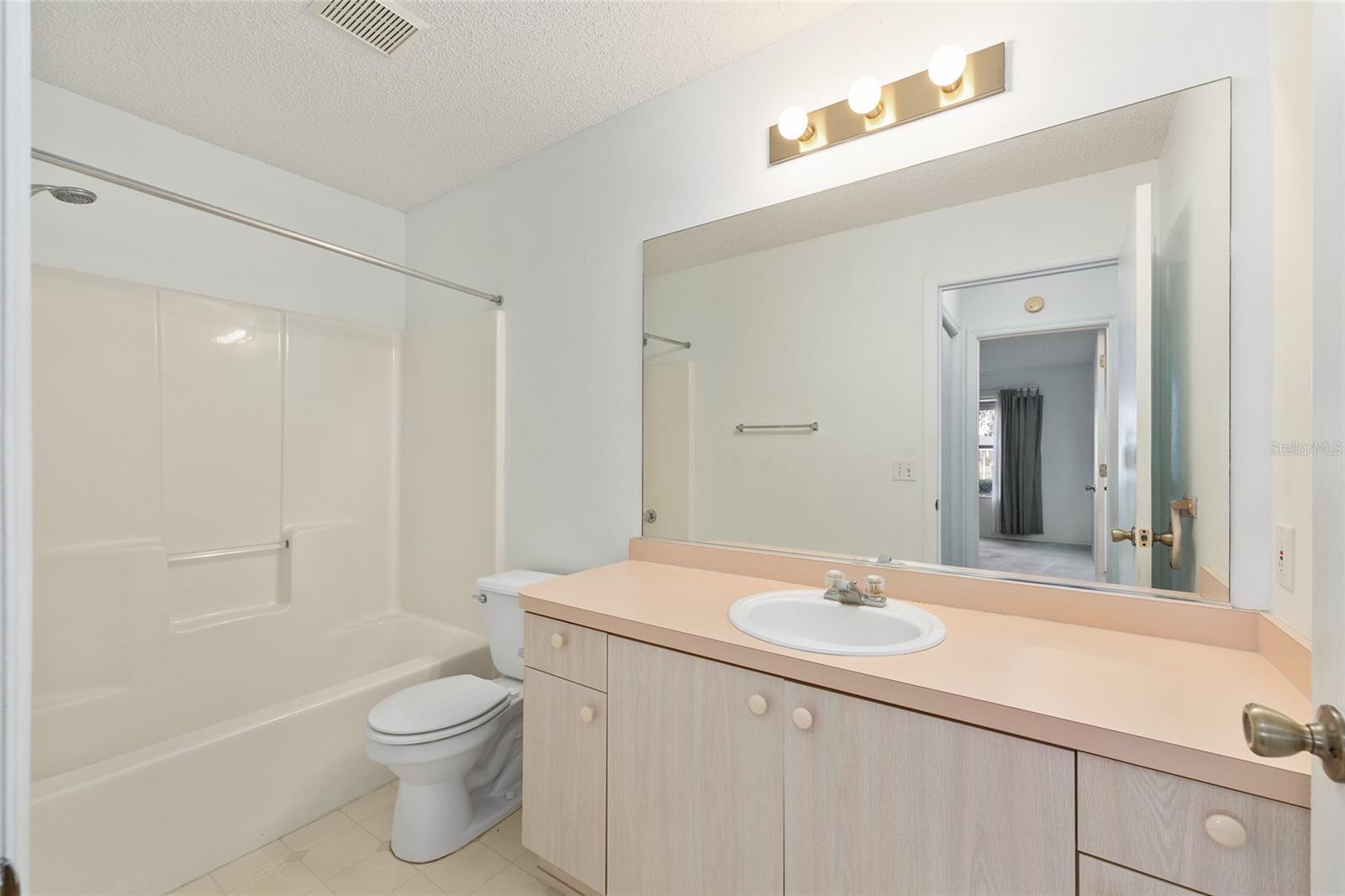 Image 18 of 21 For 1508 Yucatan Way