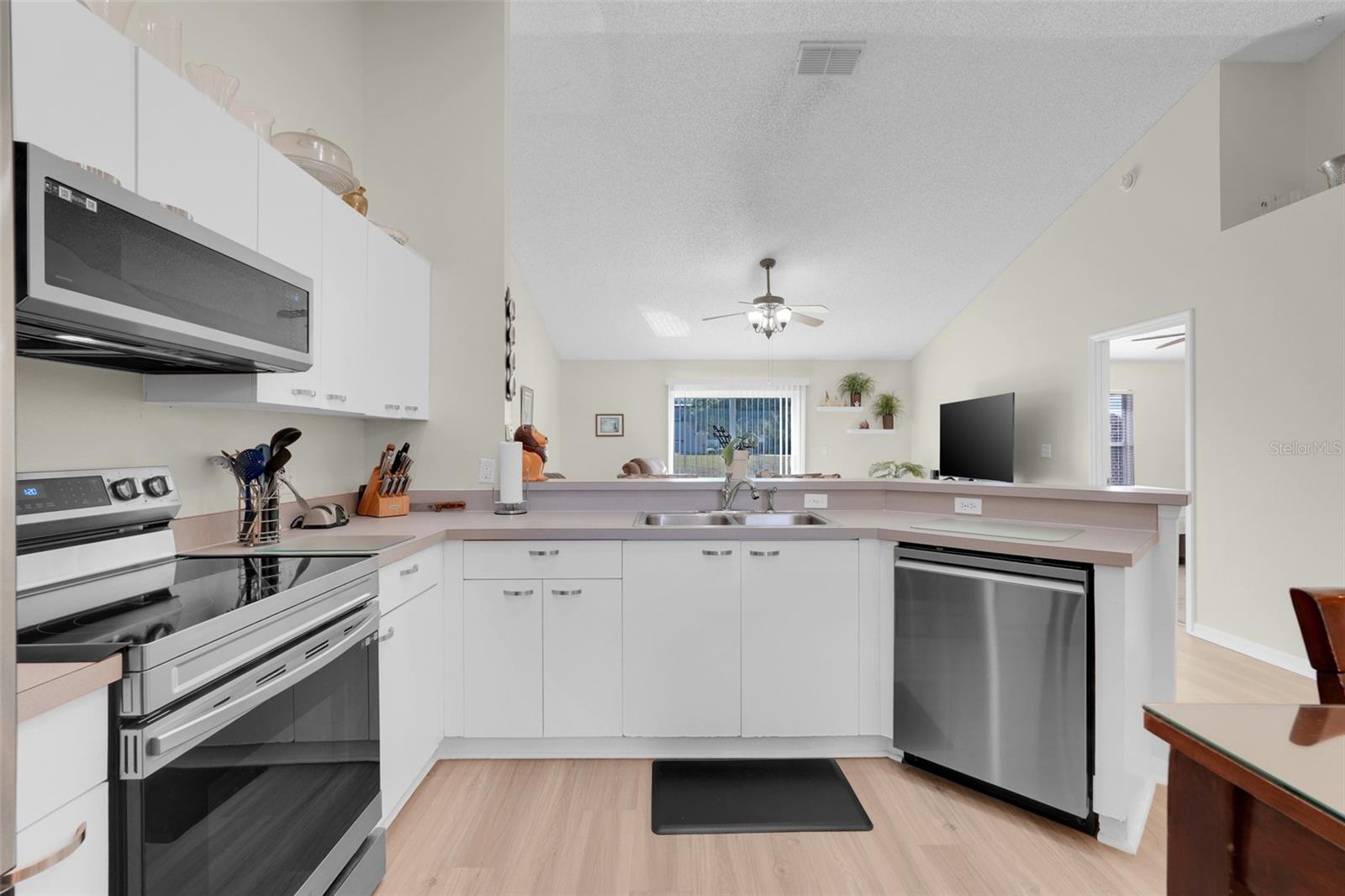 Image 4 of 17 For 2663 Winchester Circle