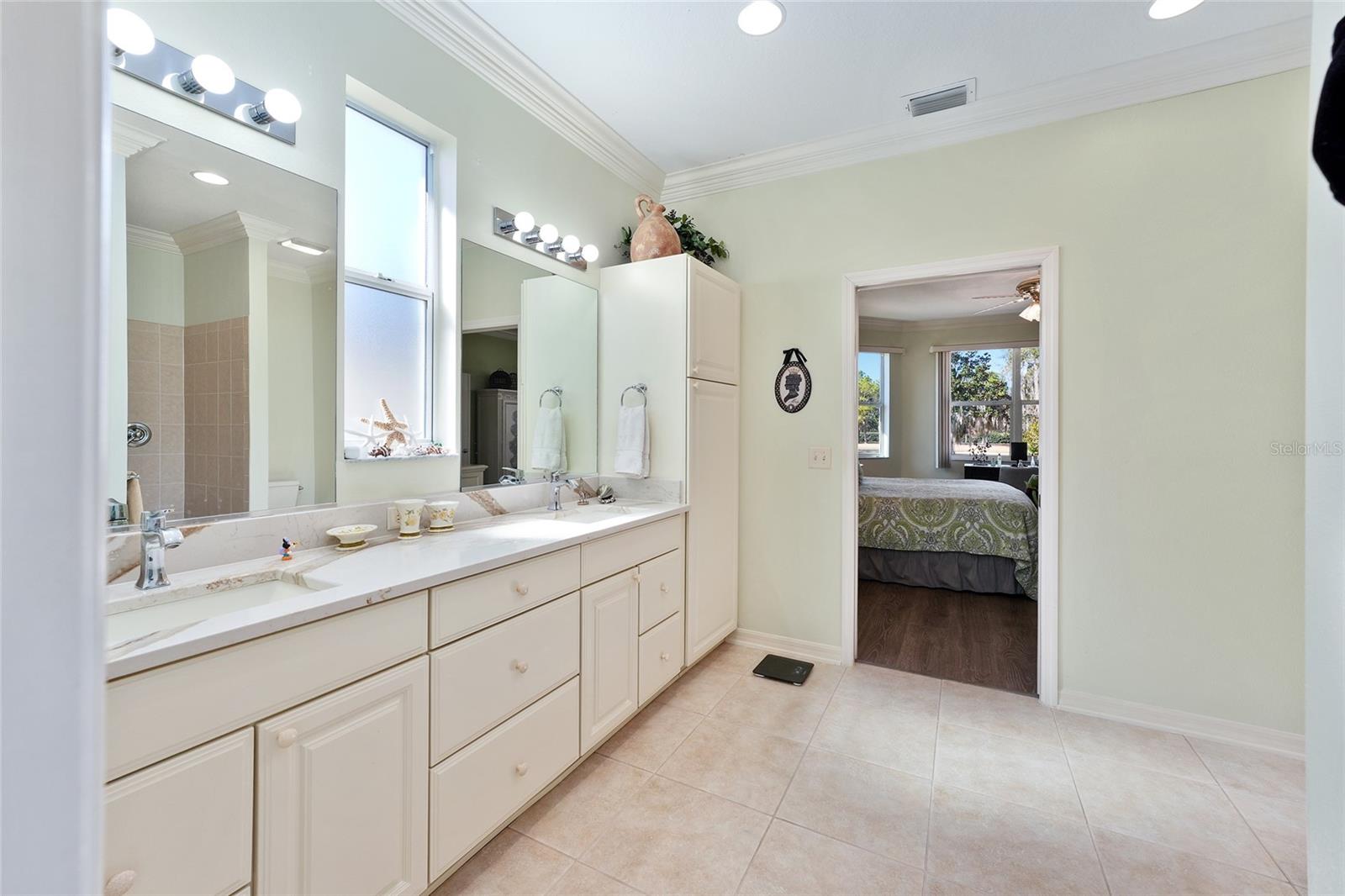 Image 52 of 87 For 1374 Patrick Place