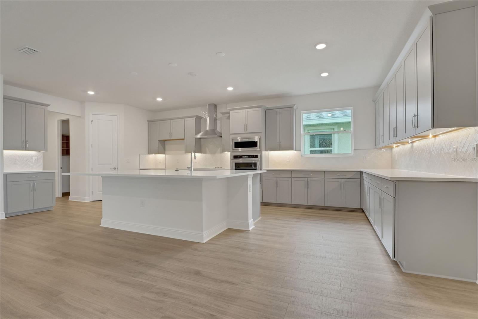 Image 26 of 52 For 7450 Sea Manatee Street