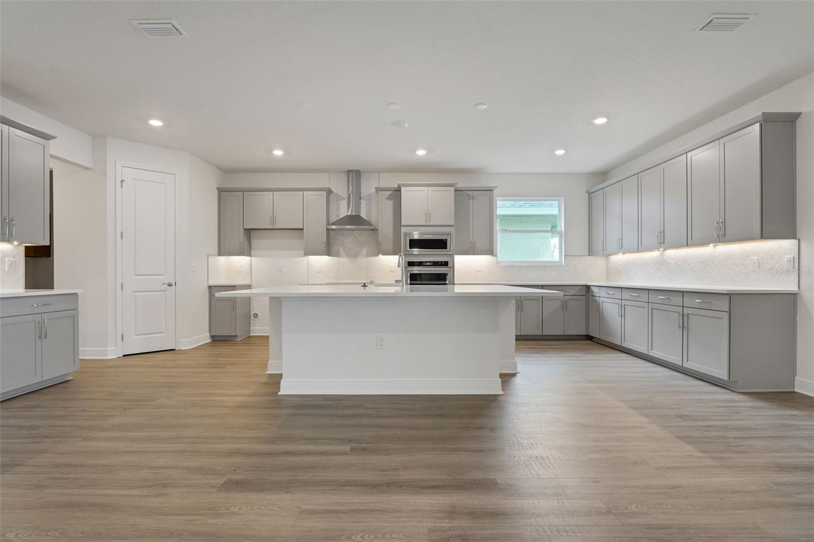 Image 27 of 52 For 7450 Sea Manatee Street