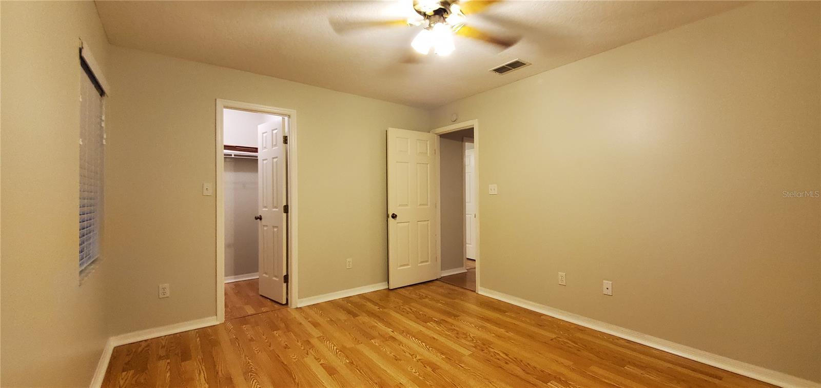 Image 11 of 17 For 913 Palm Forest Lane