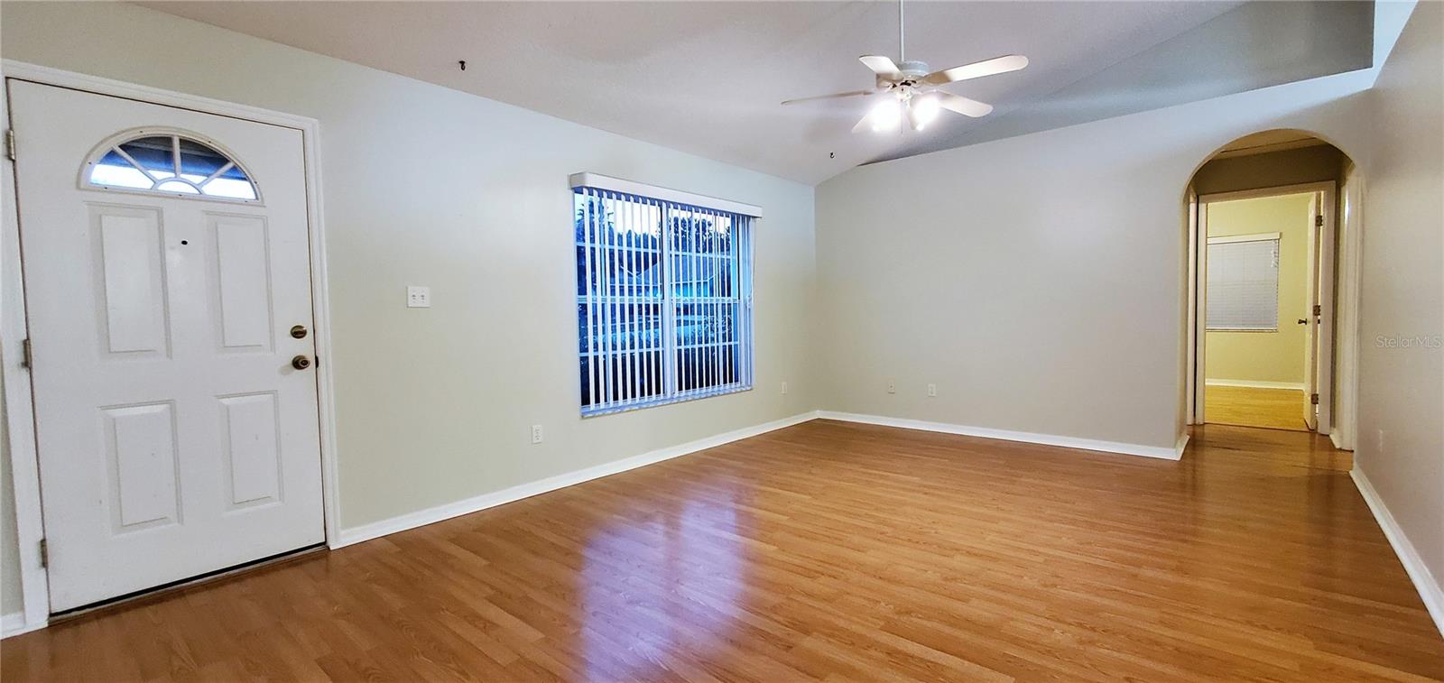 Image 15 of 17 For 913 Palm Forest Lane