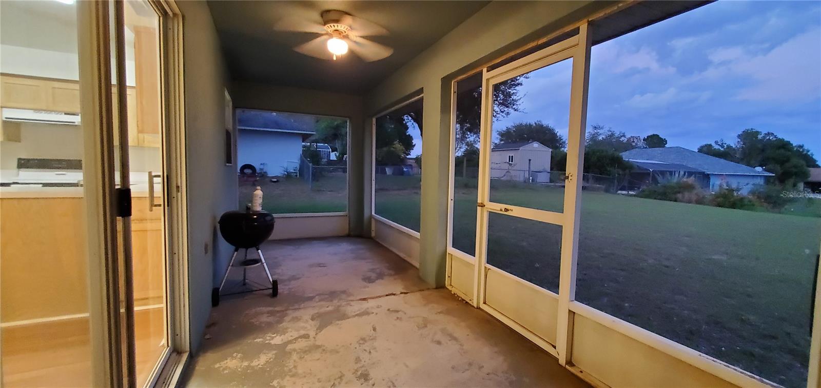 Image 16 of 17 For 913 Palm Forest Lane