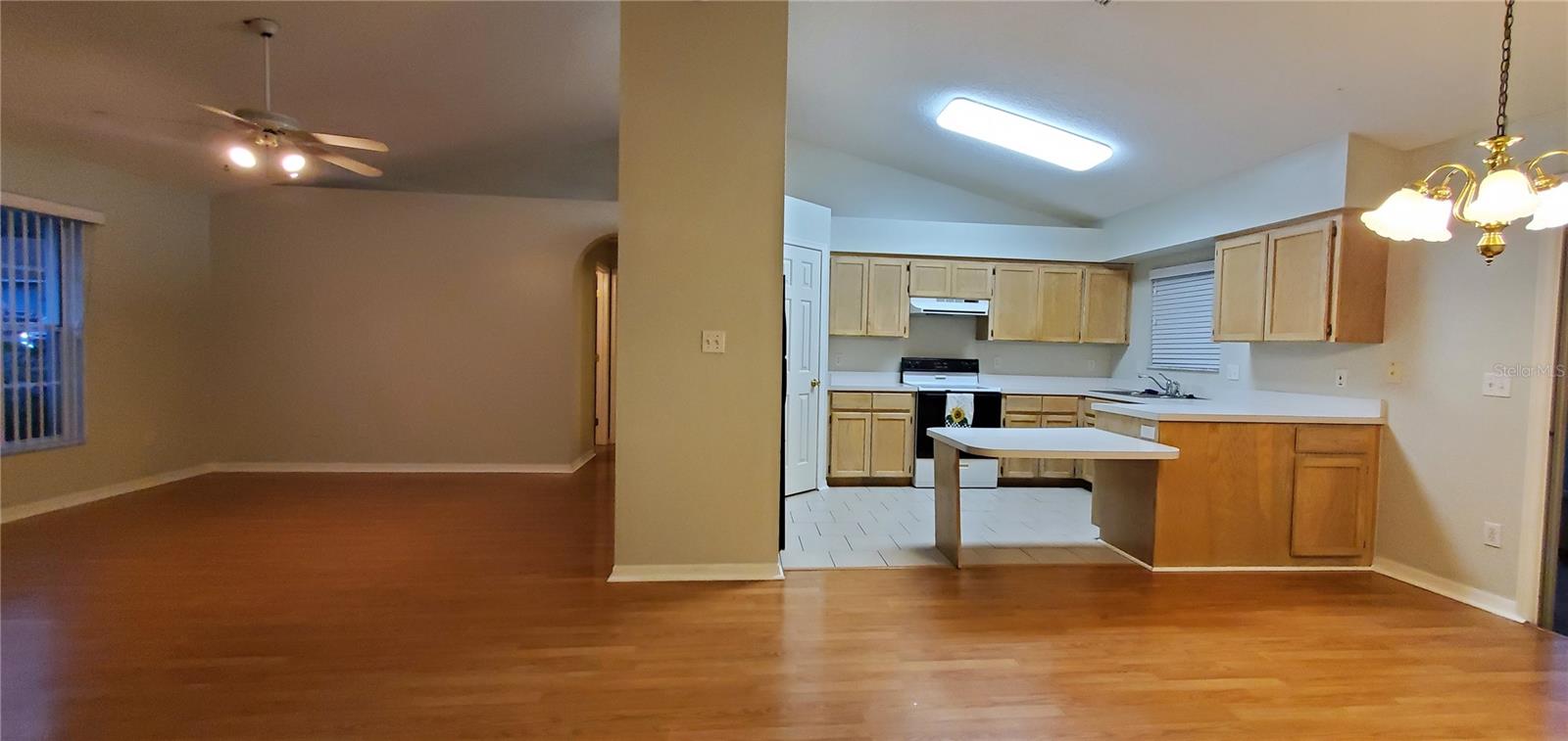 Image 2 of 17 For 913 Palm Forest Lane