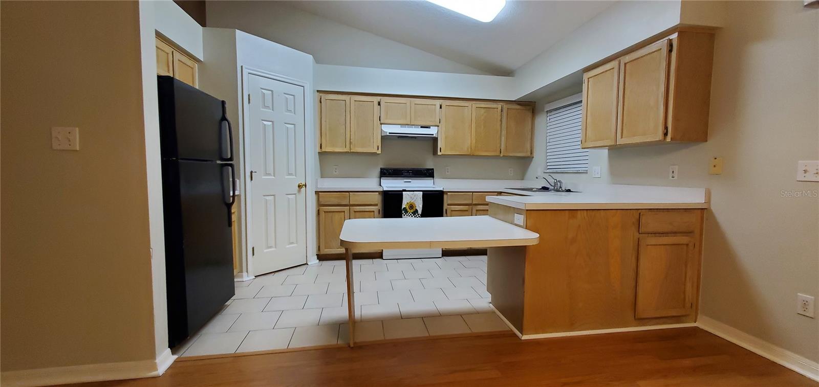 Image 3 of 17 For 913 Palm Forest Lane