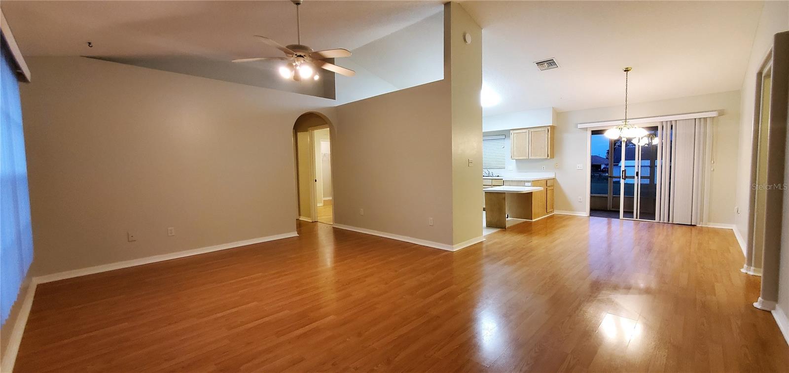 Image 4 of 17 For 913 Palm Forest Lane