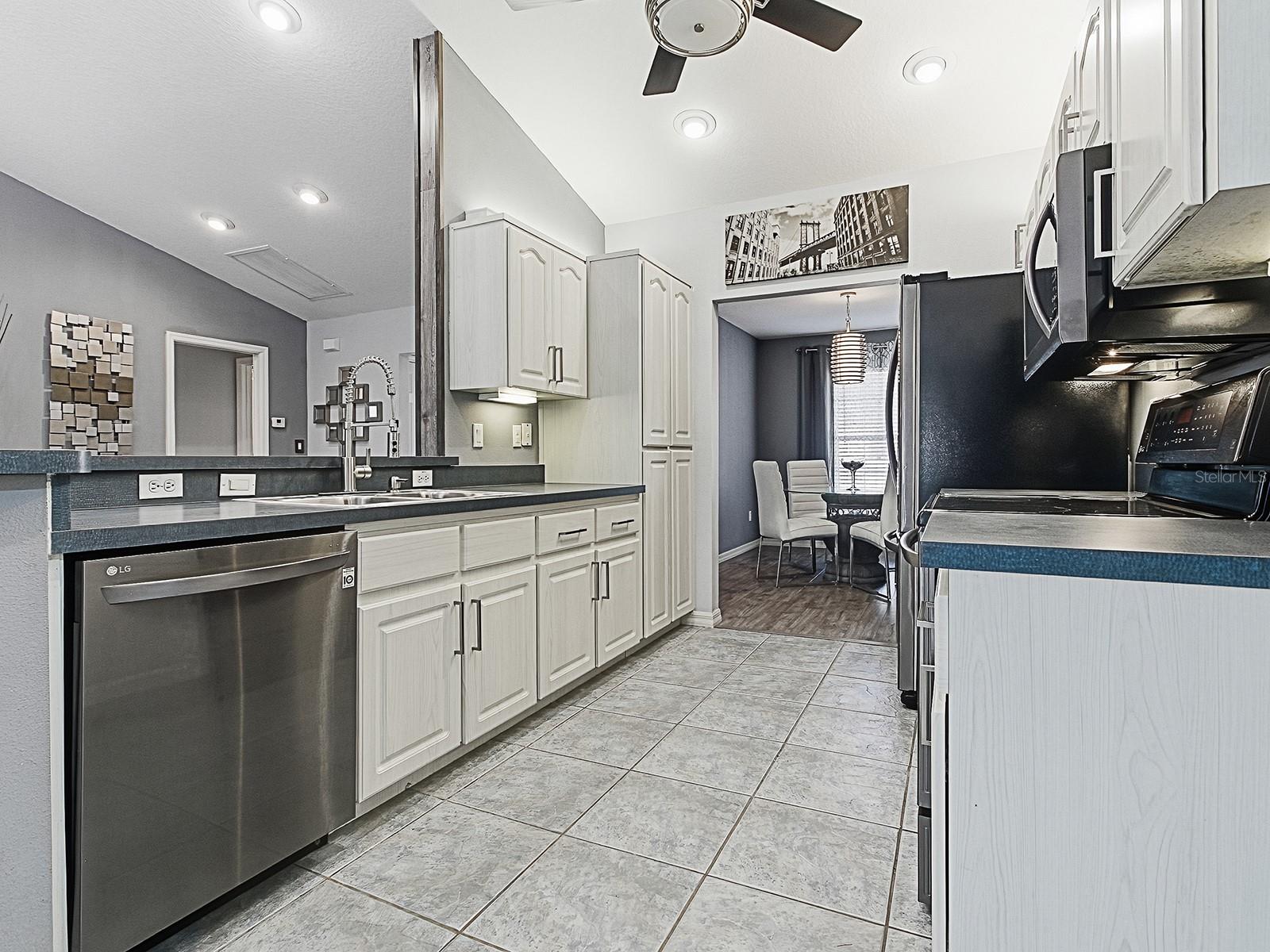 Image 10 of 41 For 8686 158th Street