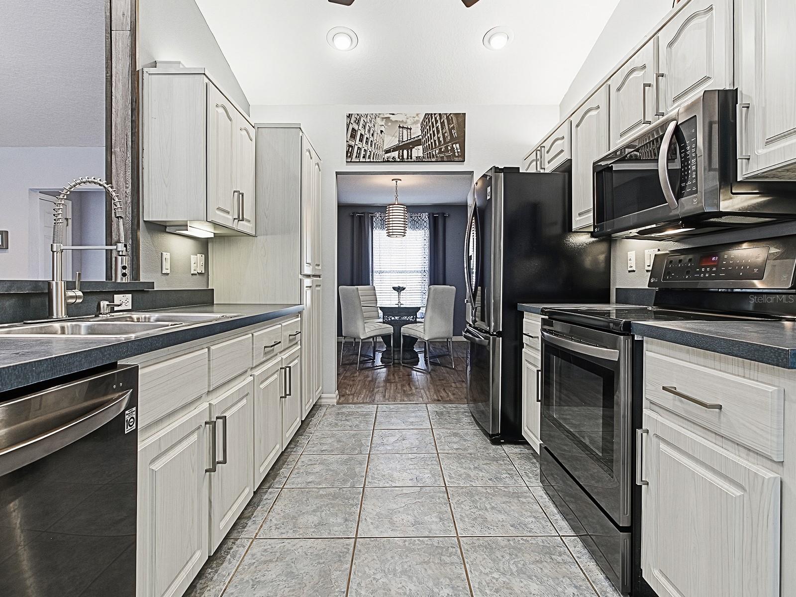 Image 11 of 41 For 8686 158th Street