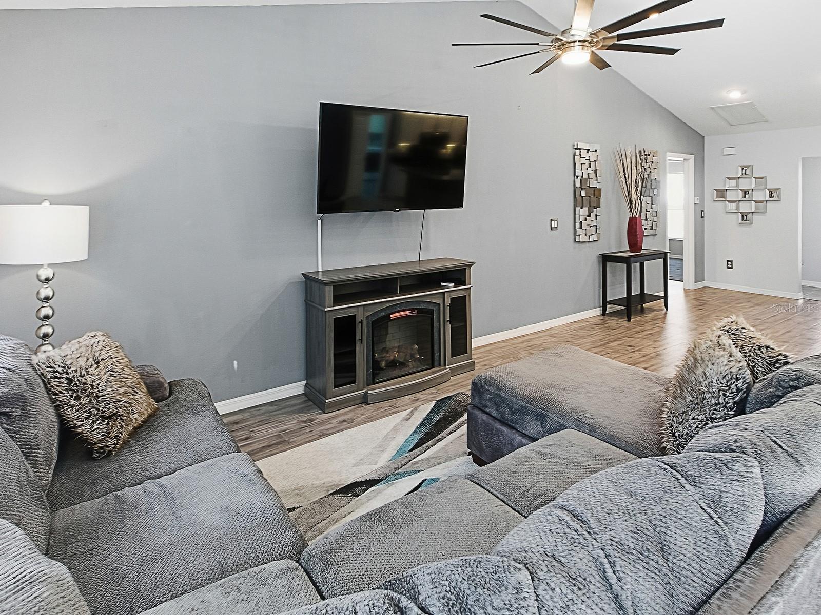 Image 5 of 41 For 8686 158th Street