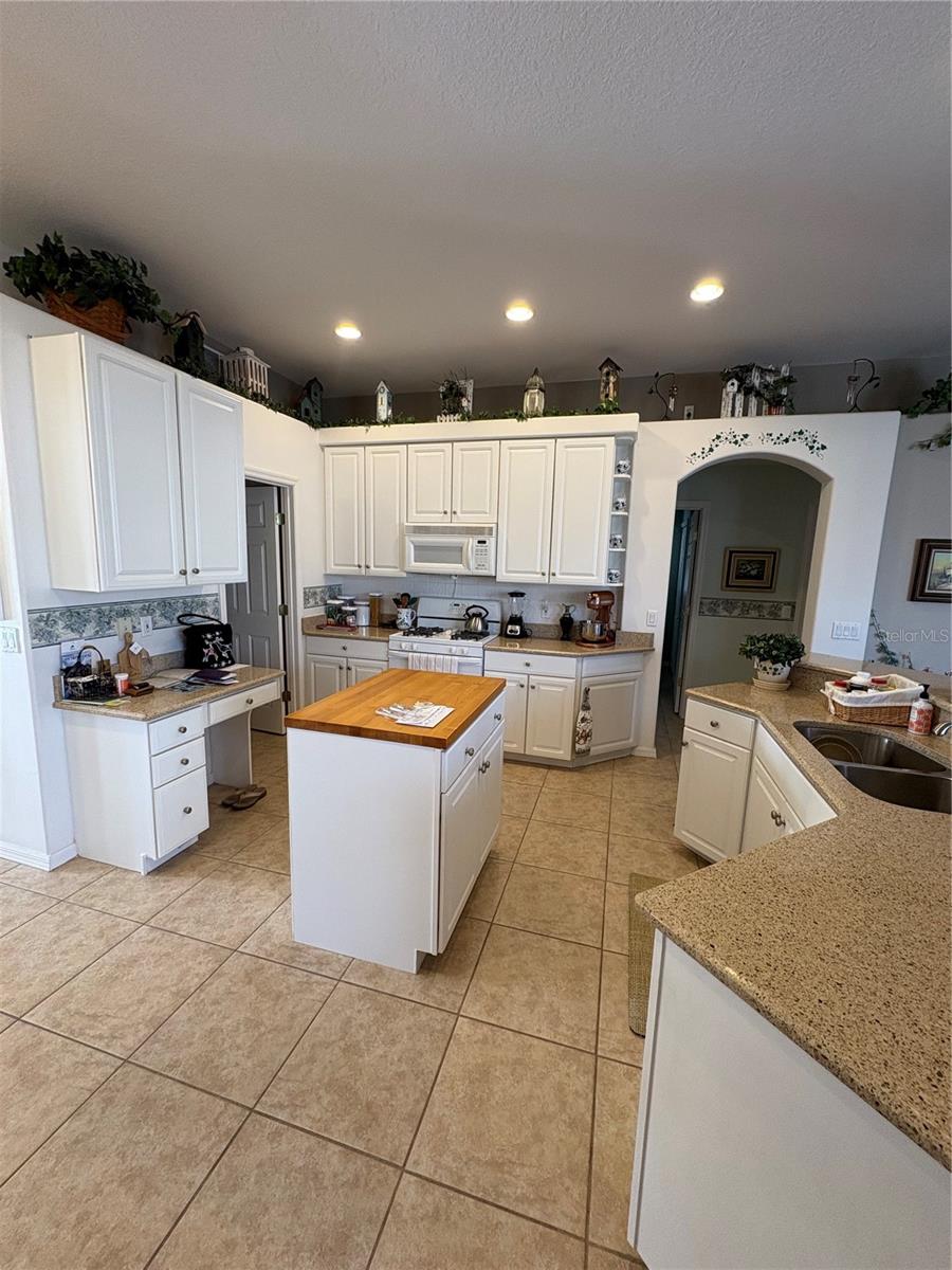 Image 5 of 26 For 232 Via Mariel East Drive