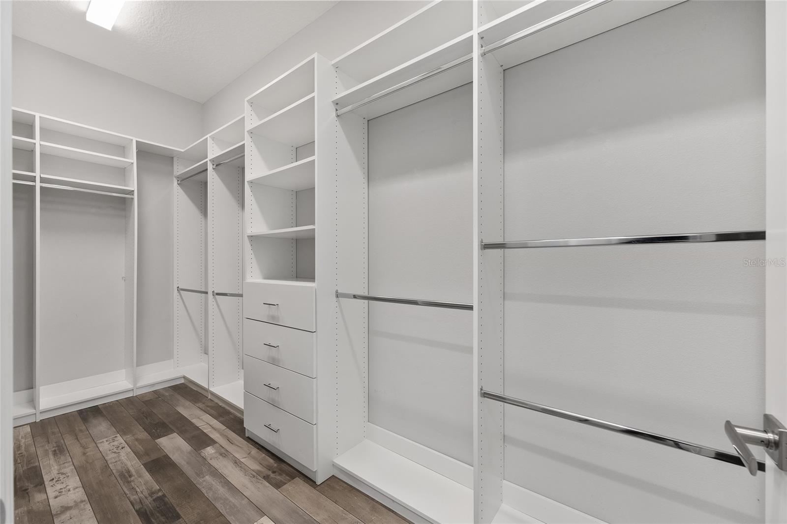 Image 42 of 97 For 657 Krietemeyer Path