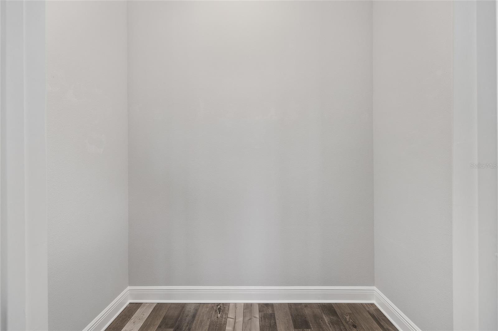 Image 54 of 97 For 657 Krietemeyer Path