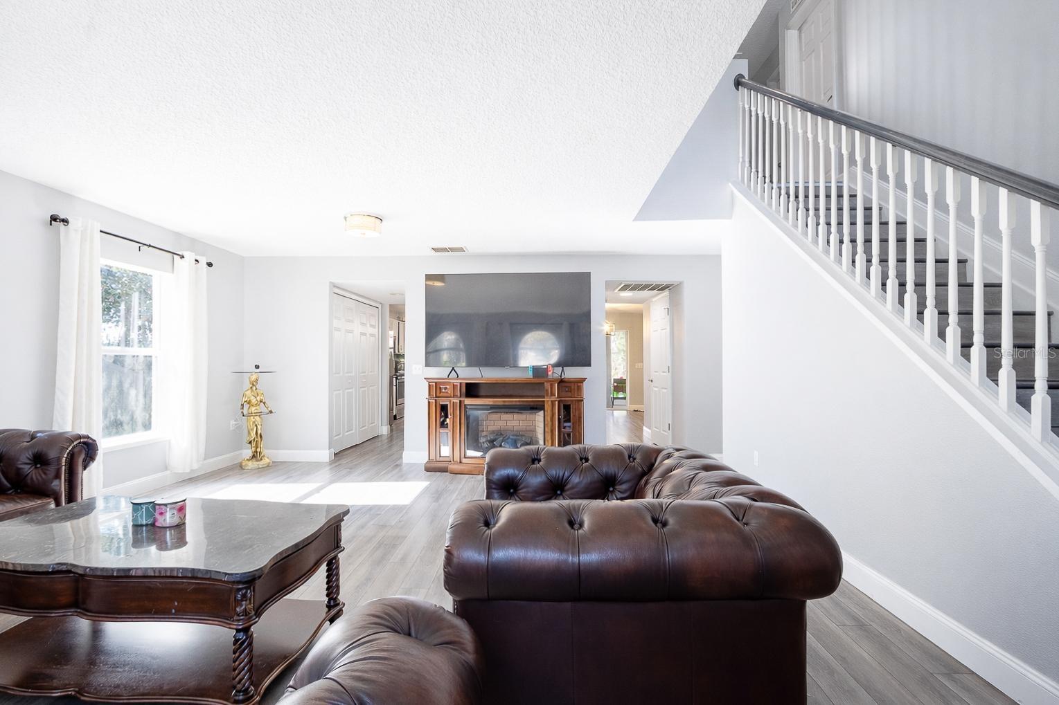 Image 10 of 28 For 1033 Tawny Eagle Drive