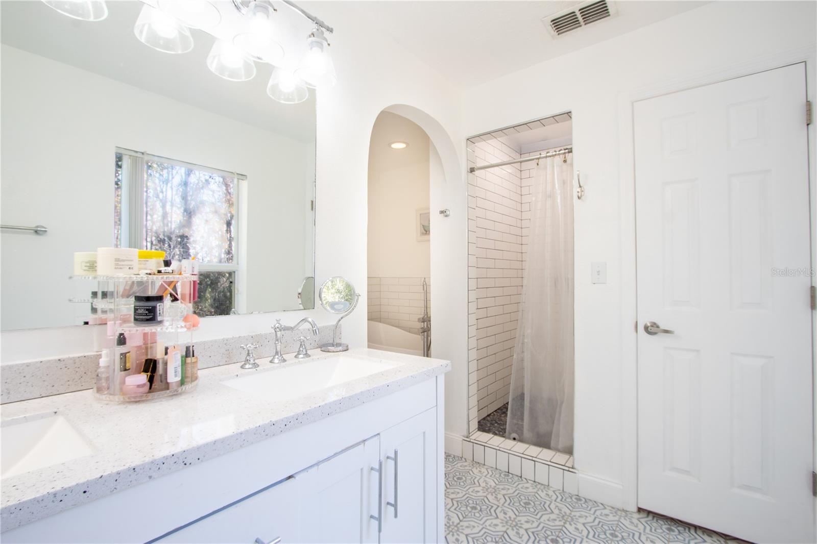 Image 18 of 28 For 1033 Tawny Eagle Drive