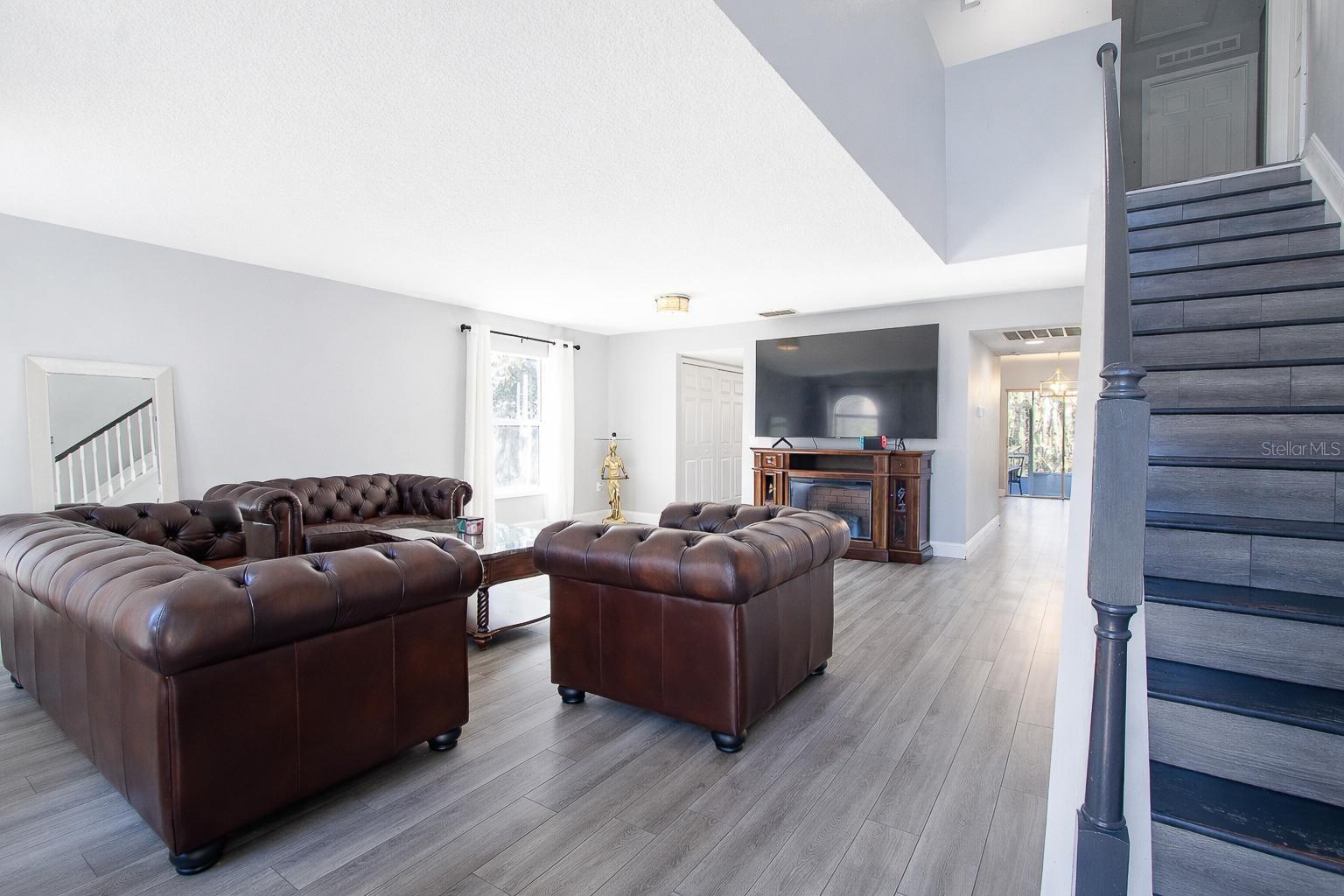 Image 8 of 28 For 1033 Tawny Eagle Drive