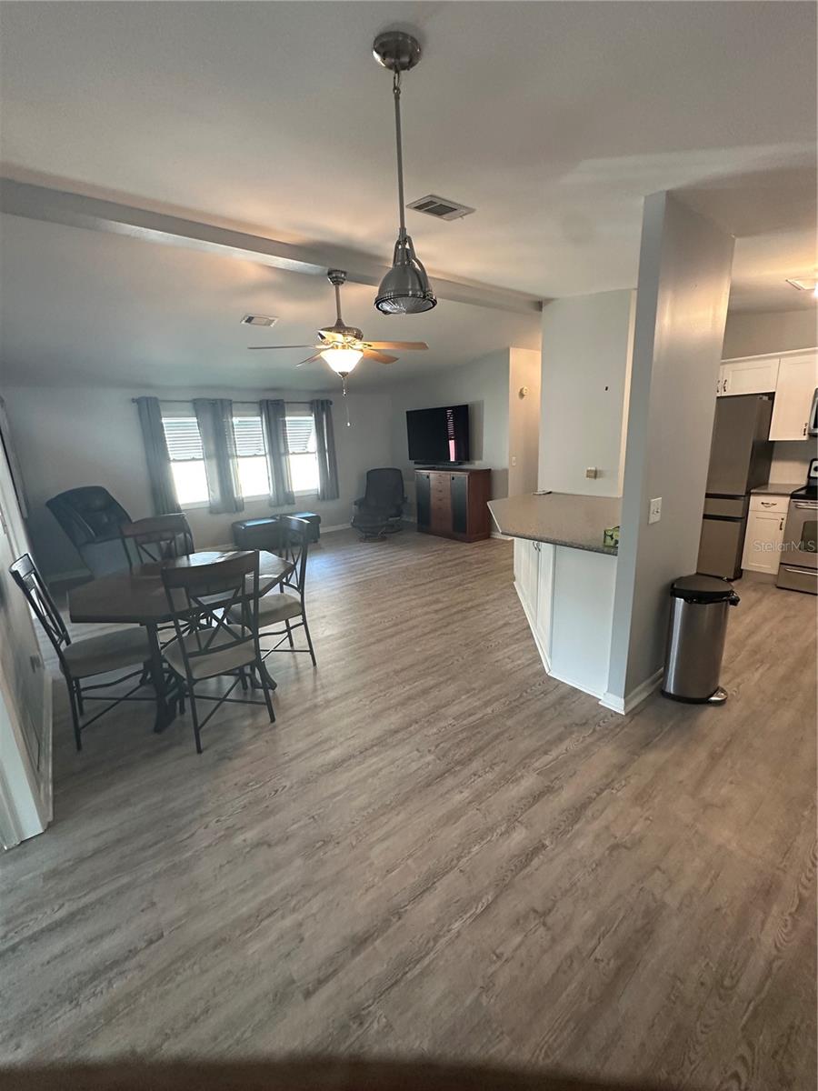 Image 17 of 25 For 729 Camelia Court