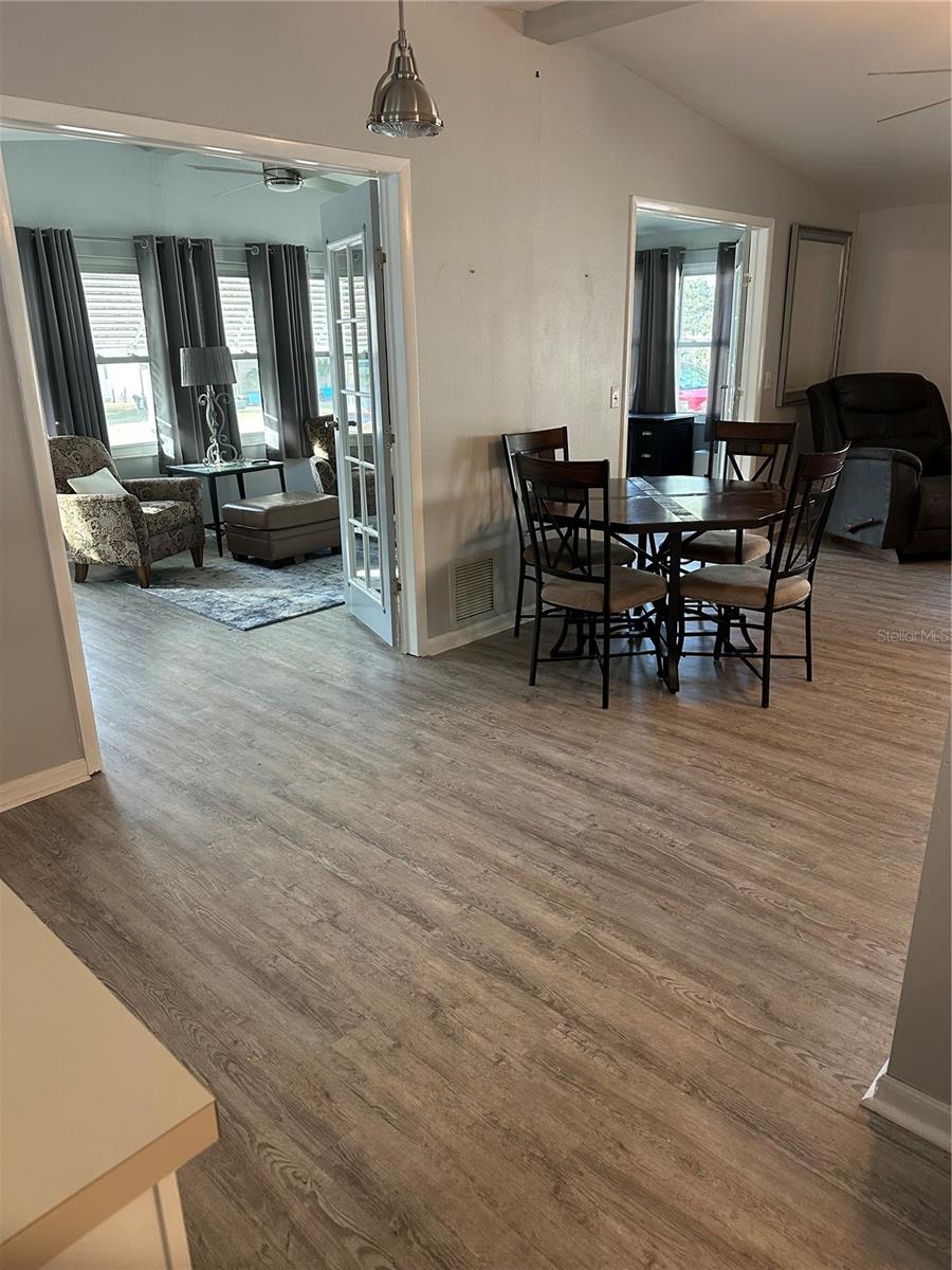 Image 20 of 25 For 729 Camelia Court