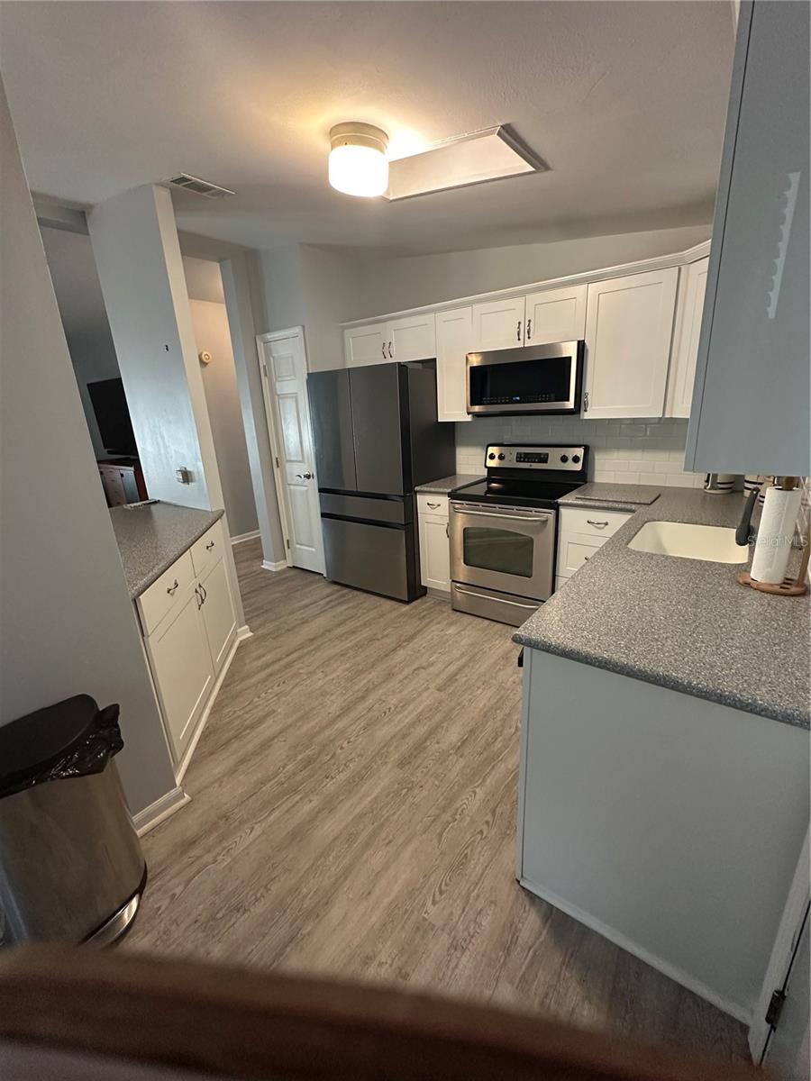 Image 3 of 25 For 729 Camelia Court