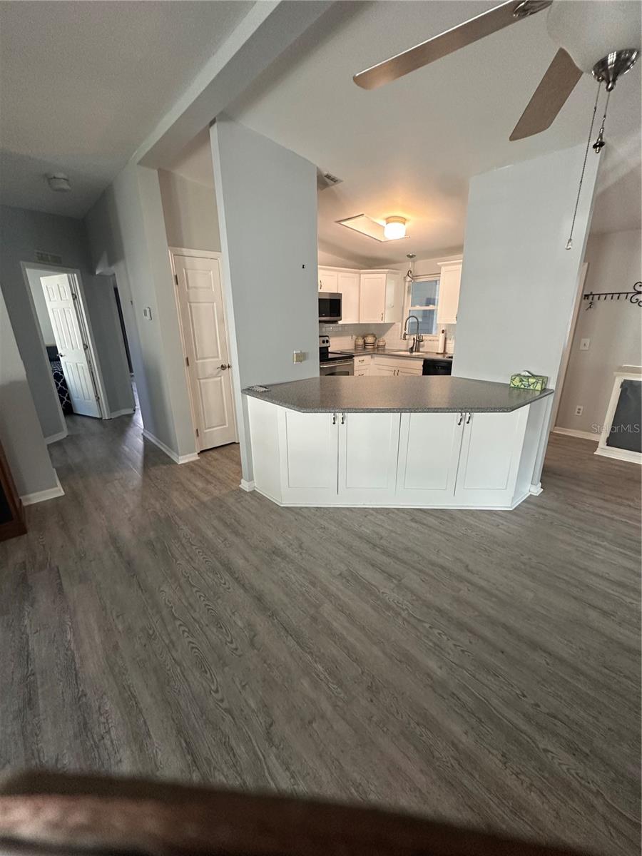 Image 4 of 25 For 729 Camelia Court