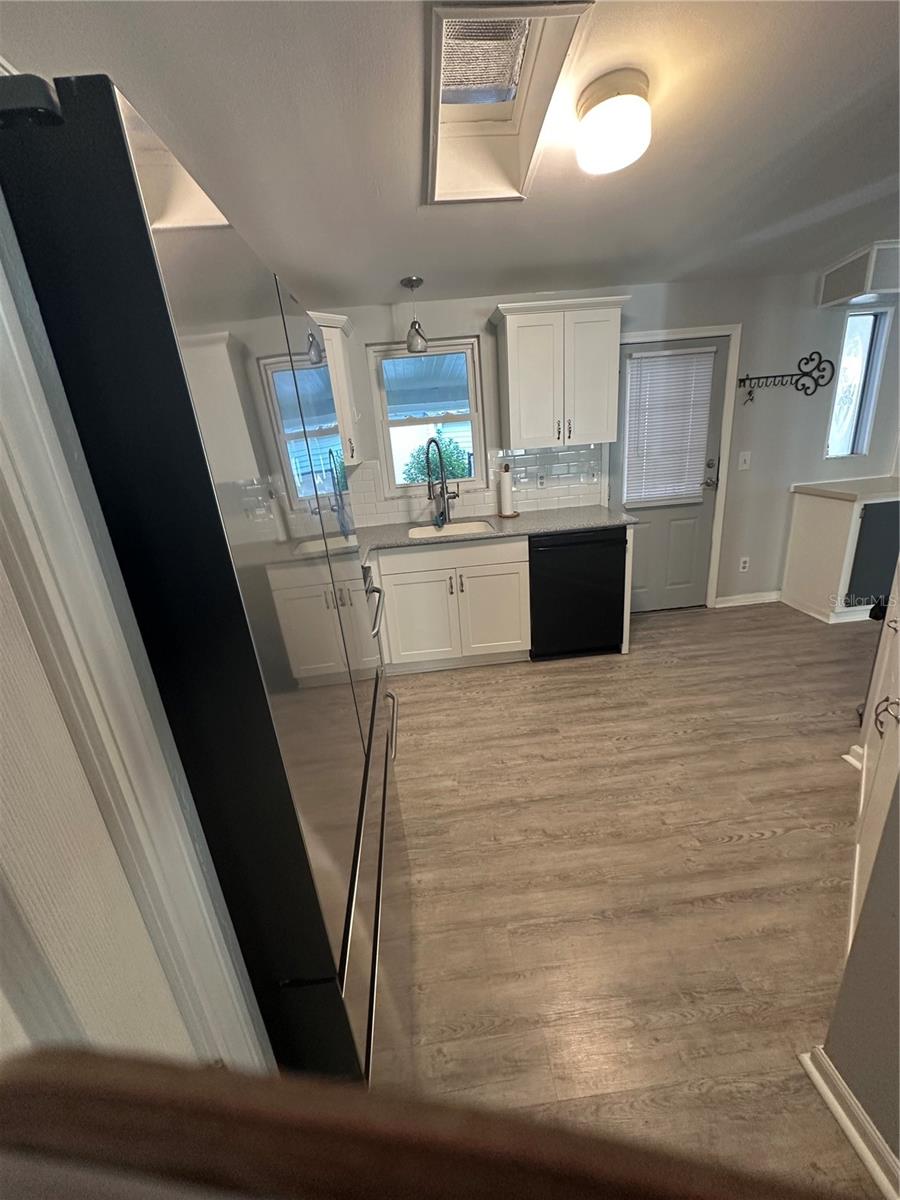 Image 5 of 25 For 729 Camelia Court