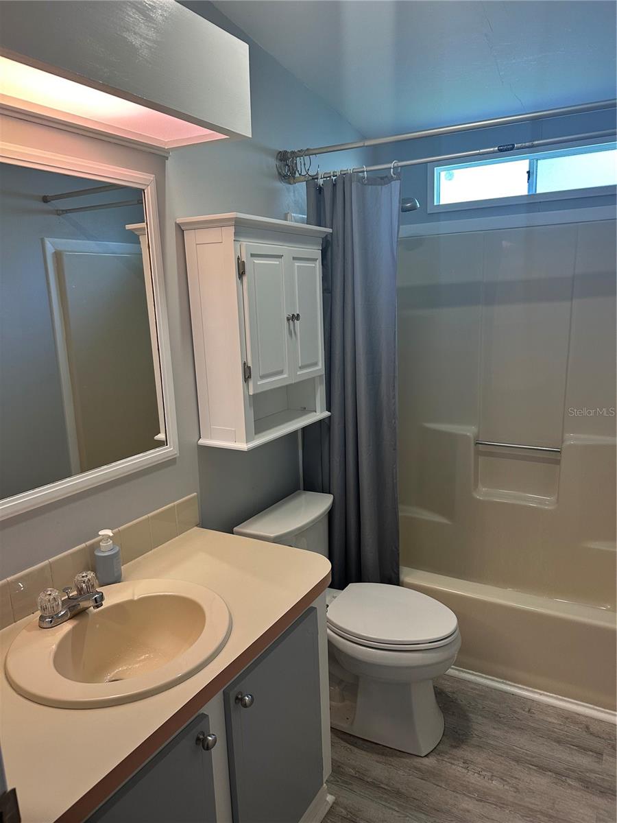 Image 9 of 25 For 729 Camelia Court