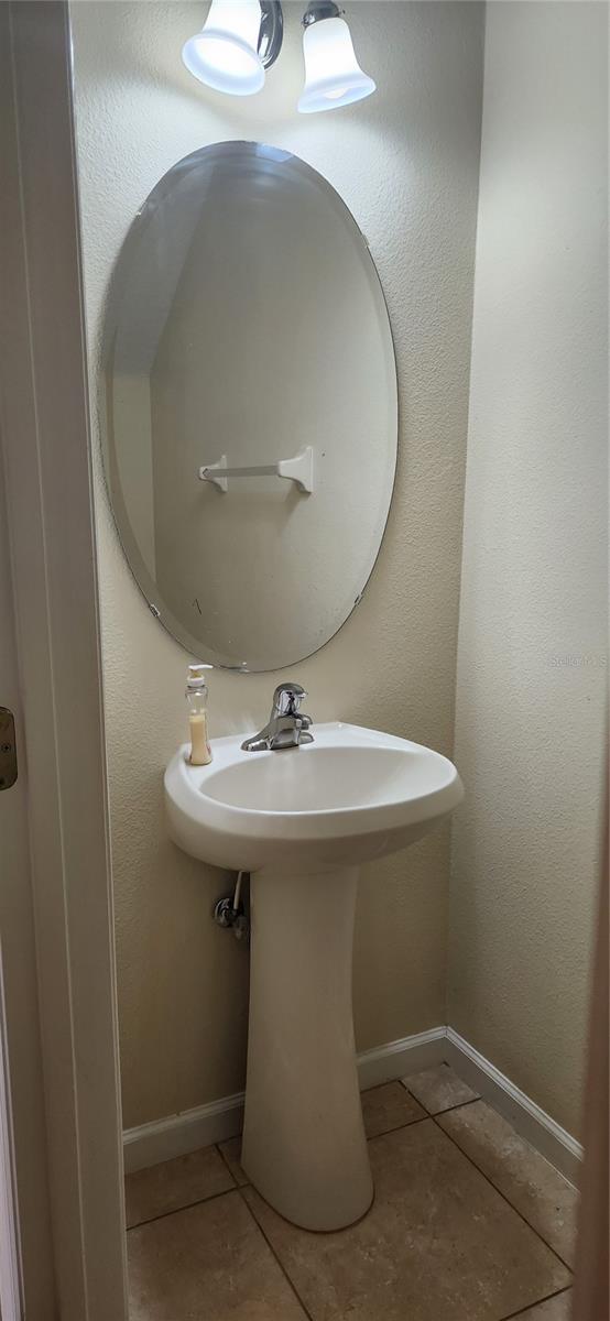 Image 25 of 29 For 16229 Old Ash Loop