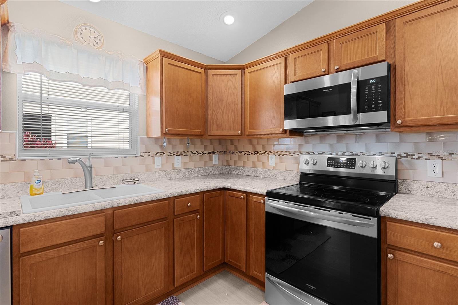 Image 17 of 47 For 909 Abaco Path