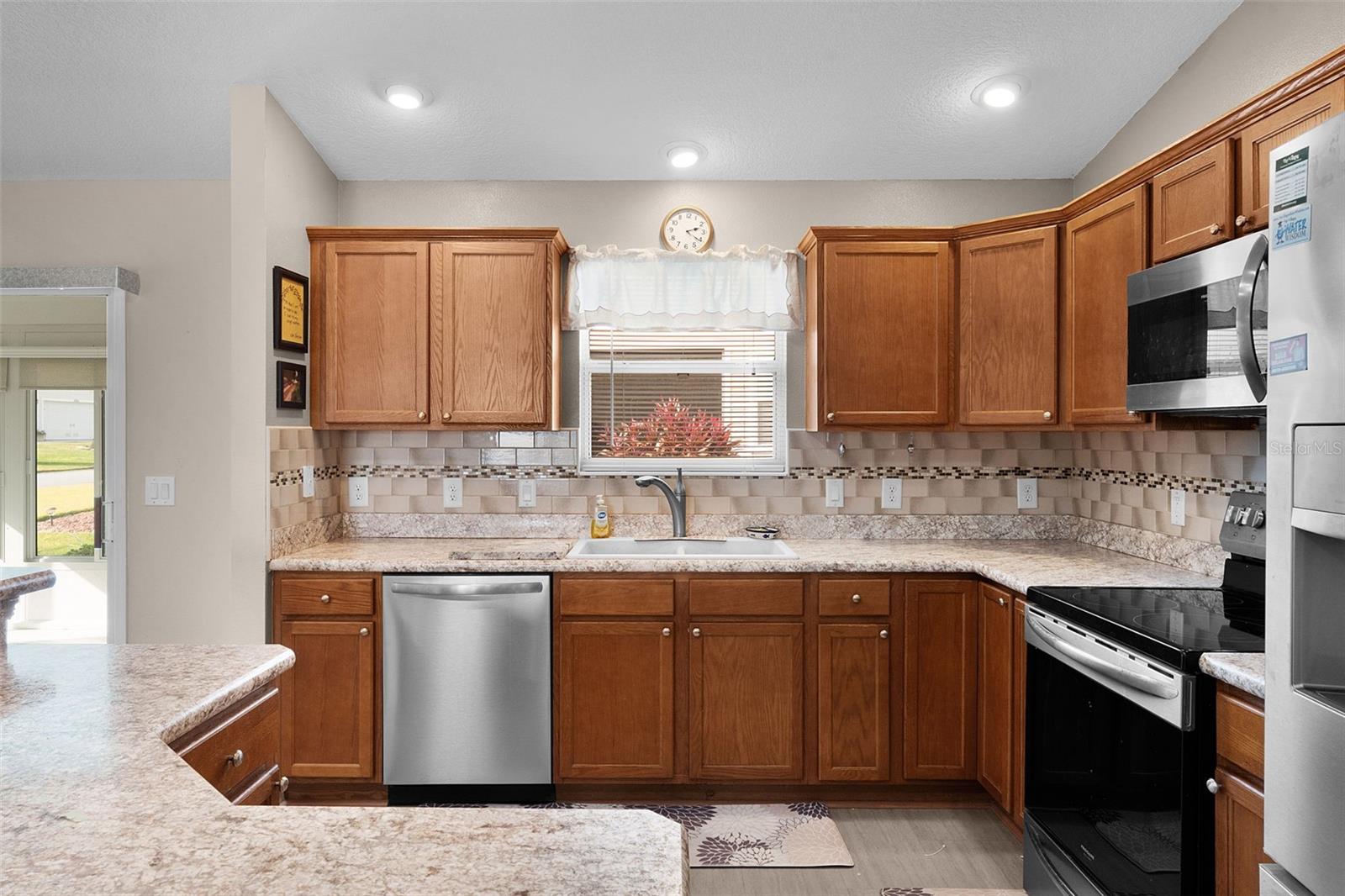 Image 18 of 47 For 909 Abaco Path