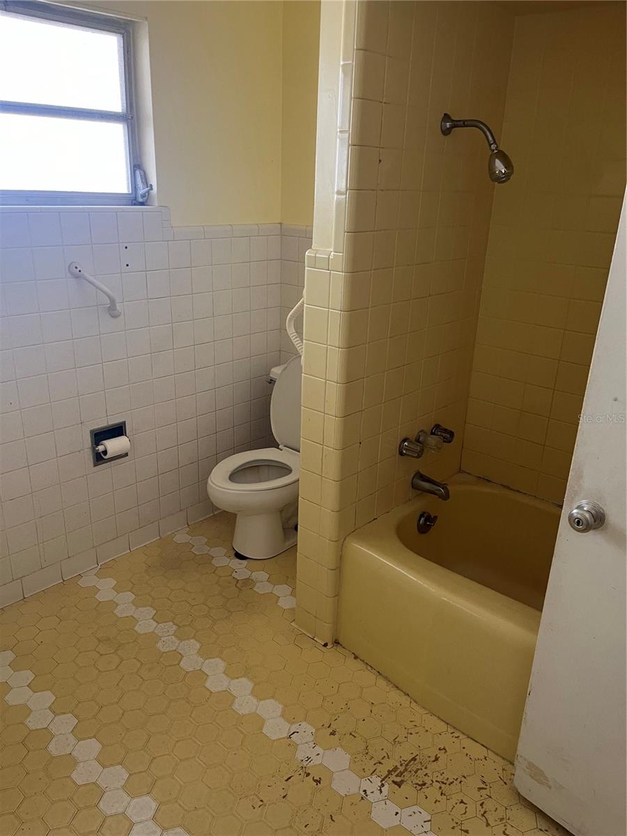 Image 14 of 25 For 214 Osceola Street